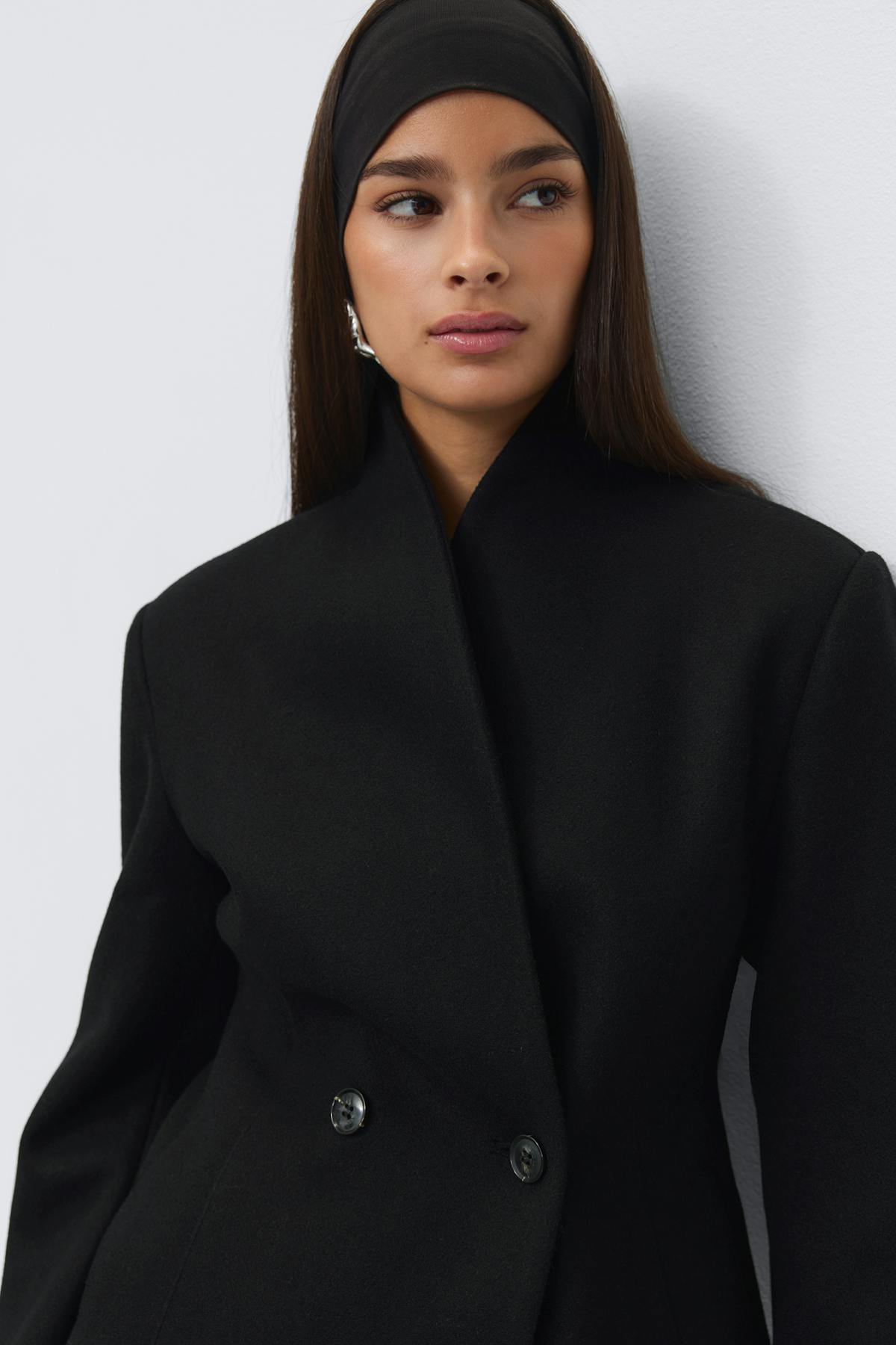Shaped wool blend jacket