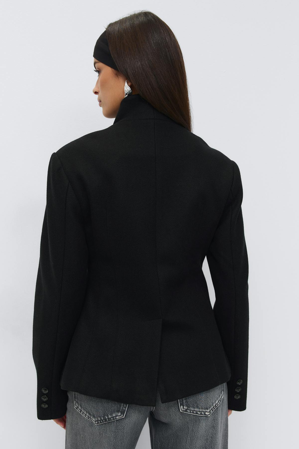 Shaped wool blend jacket