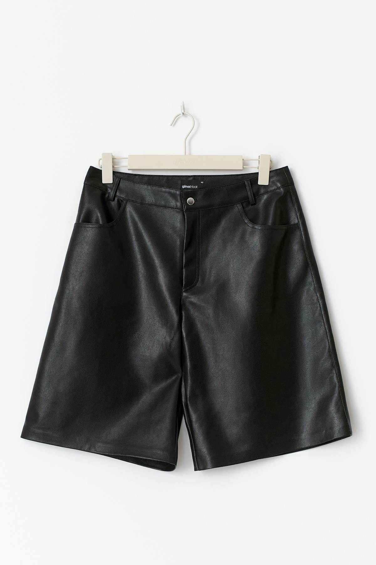 Pu bermuda shorts