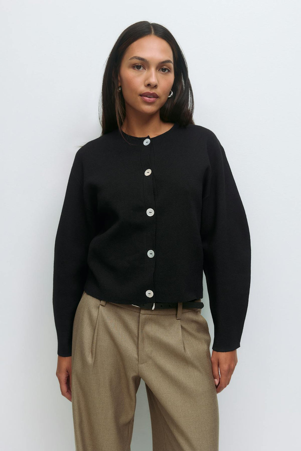 Shaped knitted cardigan