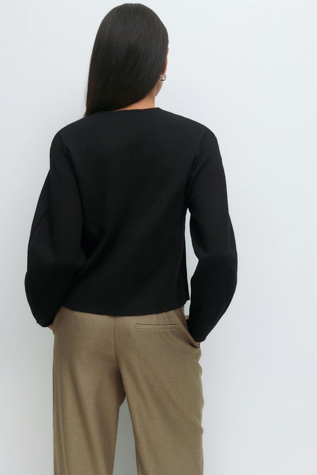 Shaped knitted cardigan