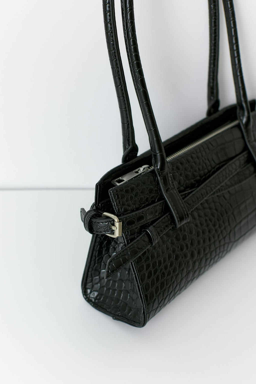 Buckel shoulder bag