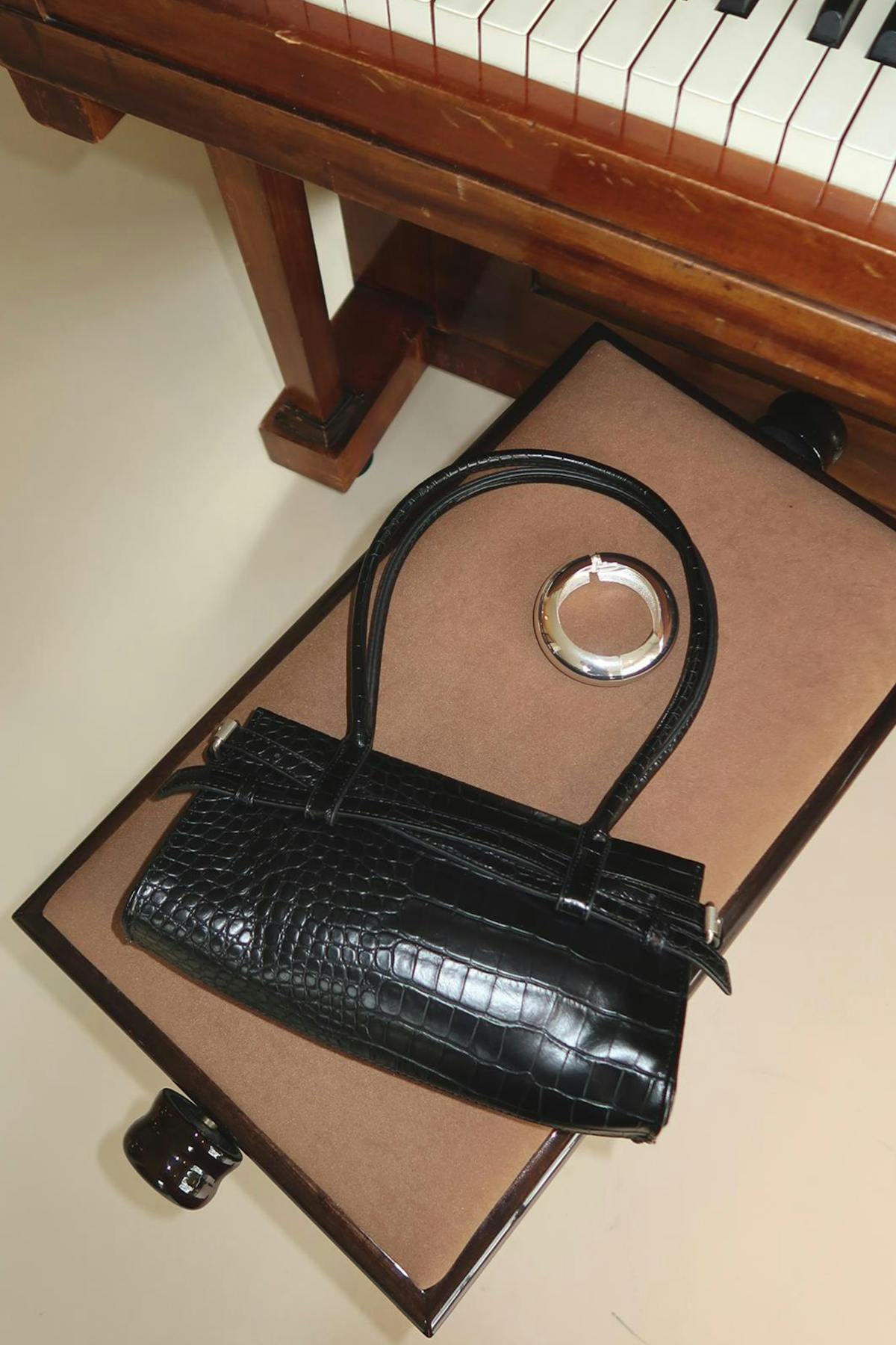 Buckel shoulder bag