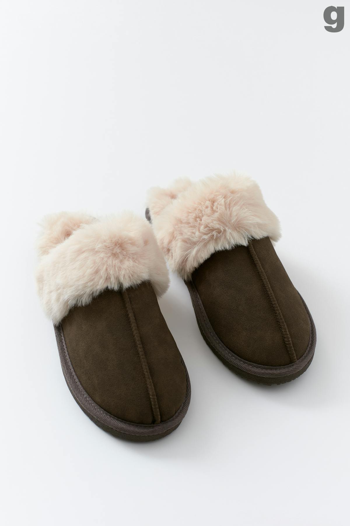 Faux fur slippers