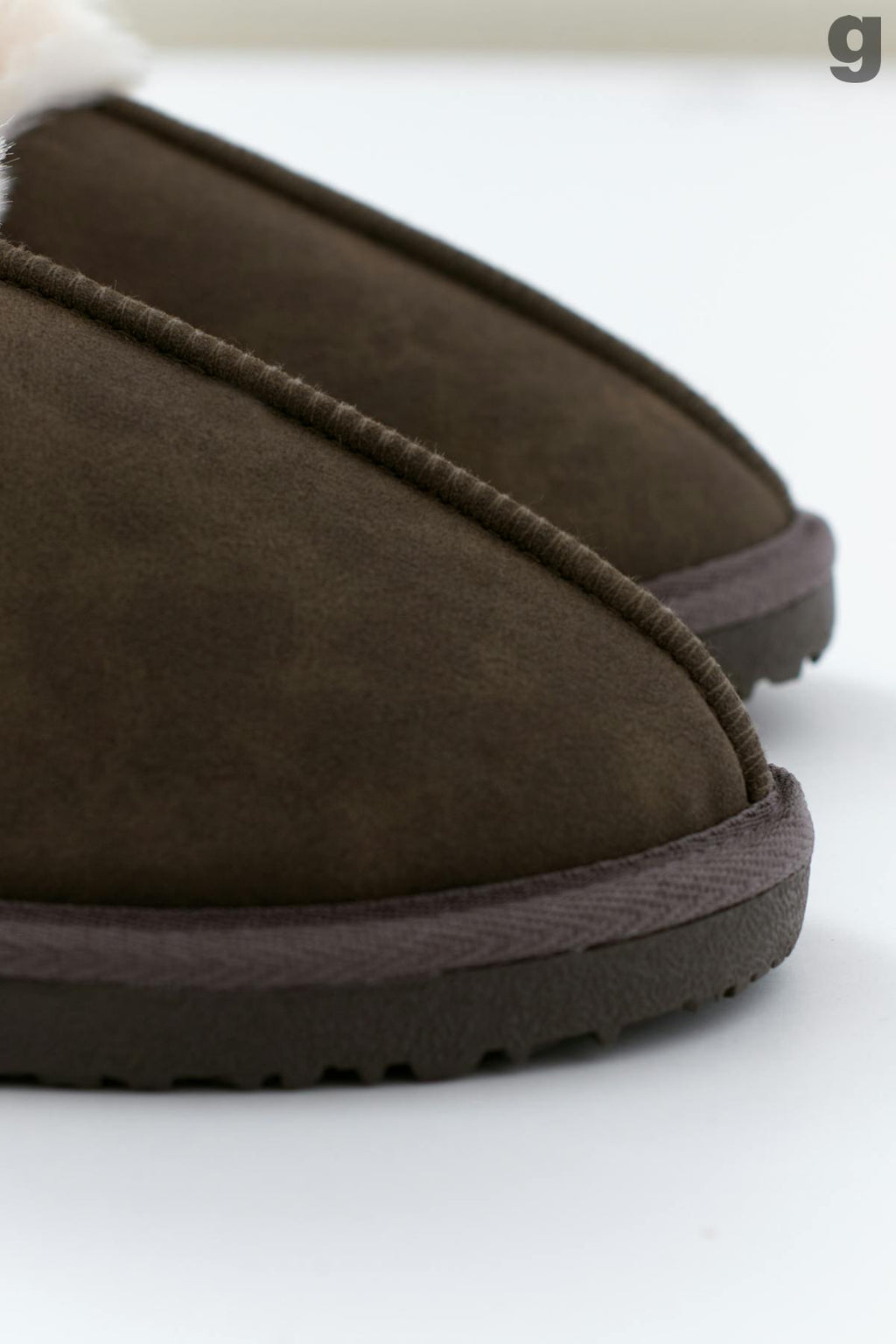 Faux fur slippers