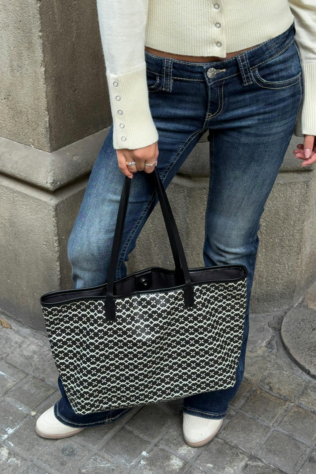 Y tote bag