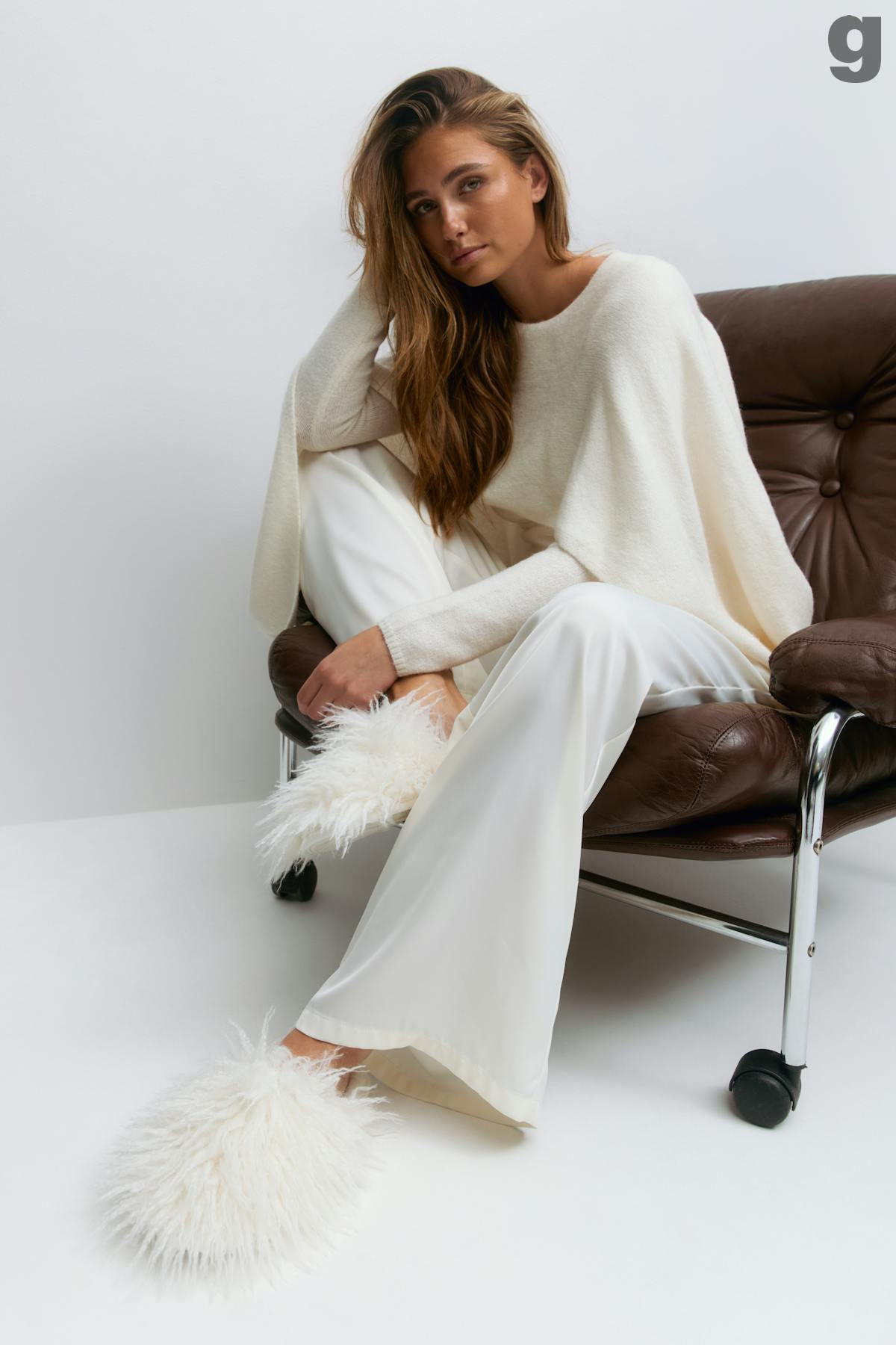 Fluffy faux fur slipper