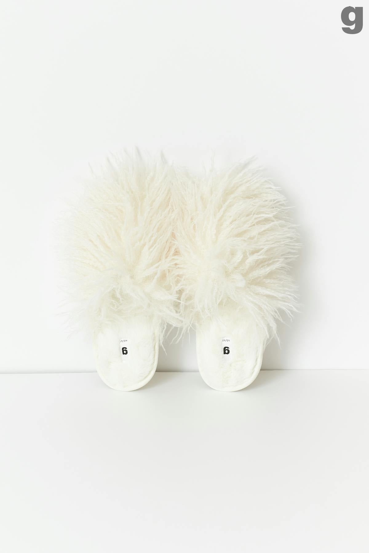 Fluffy faux fur slipper
