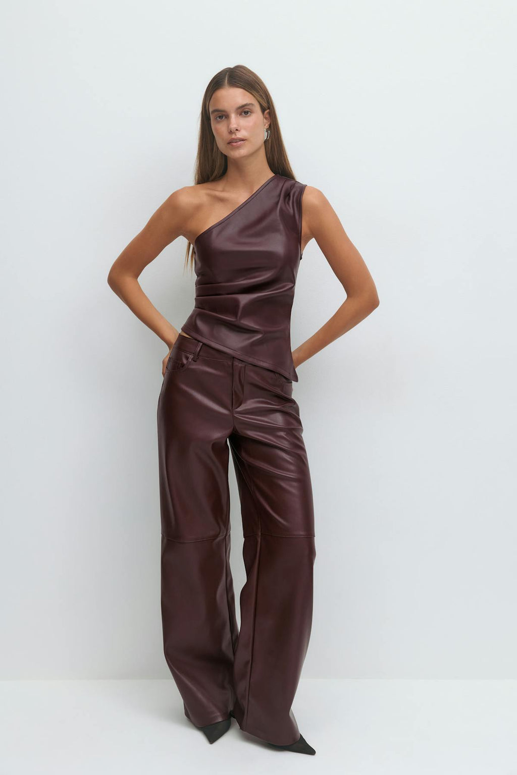 One shoulder pu top
