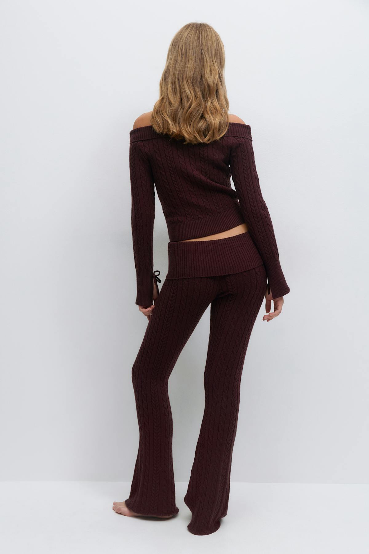 Y cable knitted pants