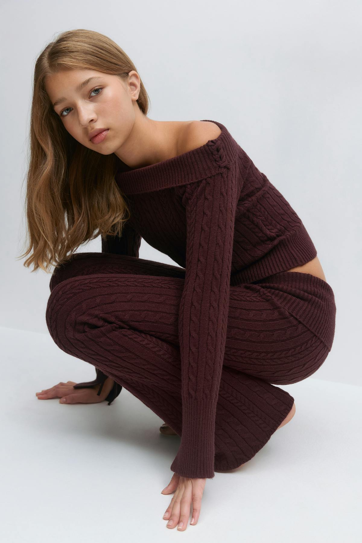 Y cable knitted pants