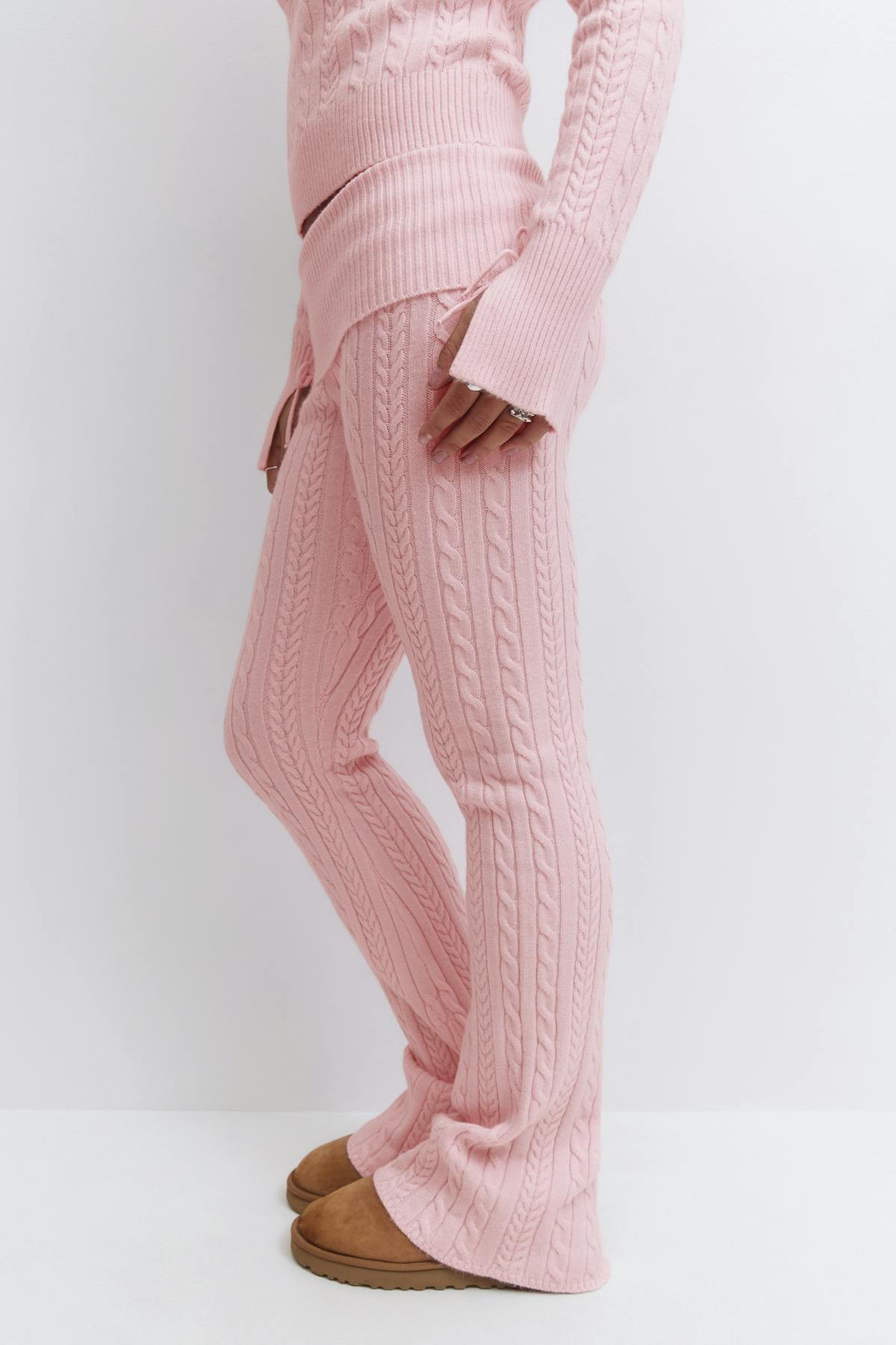Y cable knitted pants