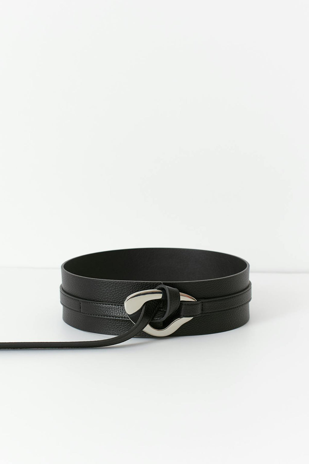 Wide statement belt