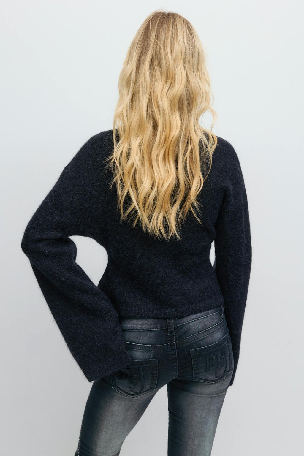 14+ sculpture knitted sweater