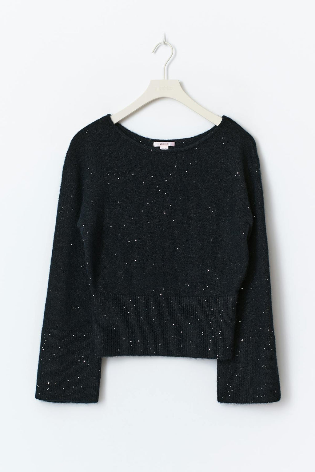 Y shaped knitted sweater