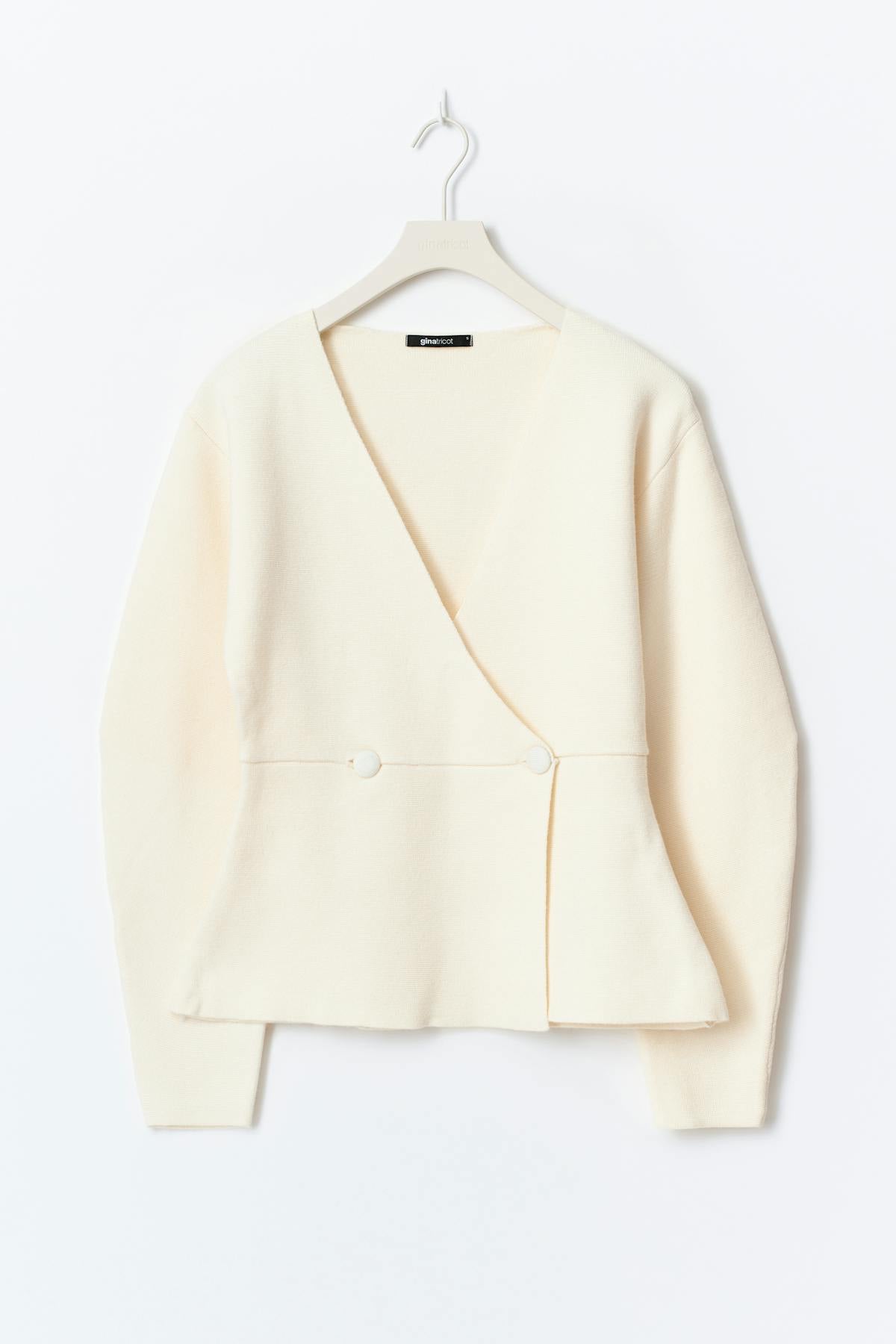 Shaped knitted cardigan