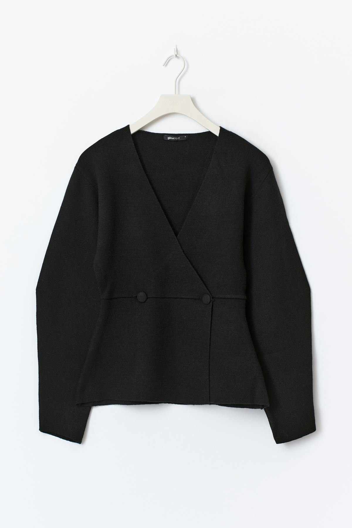 Shaped knitted cardigan