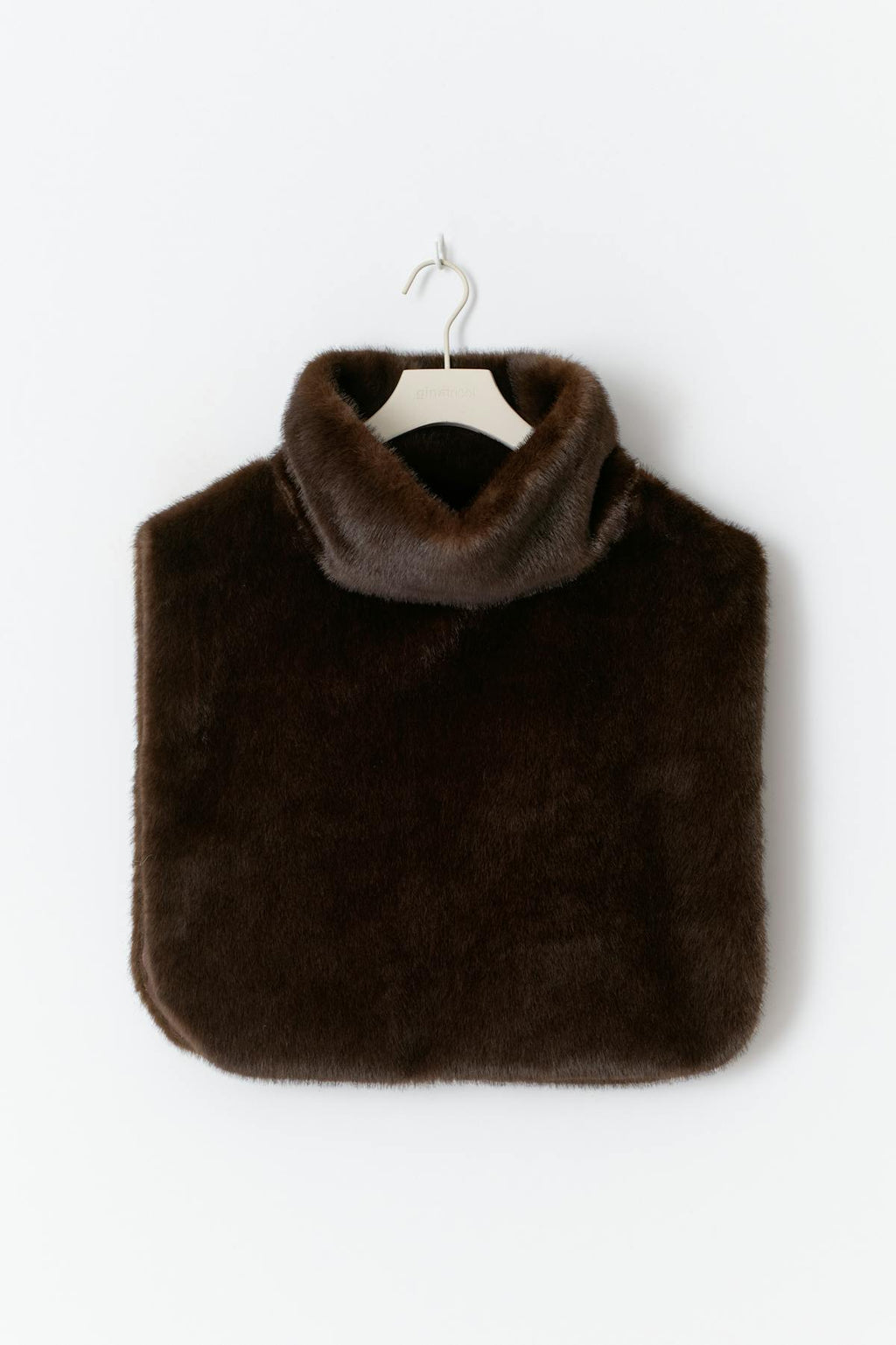Faux fur collar
