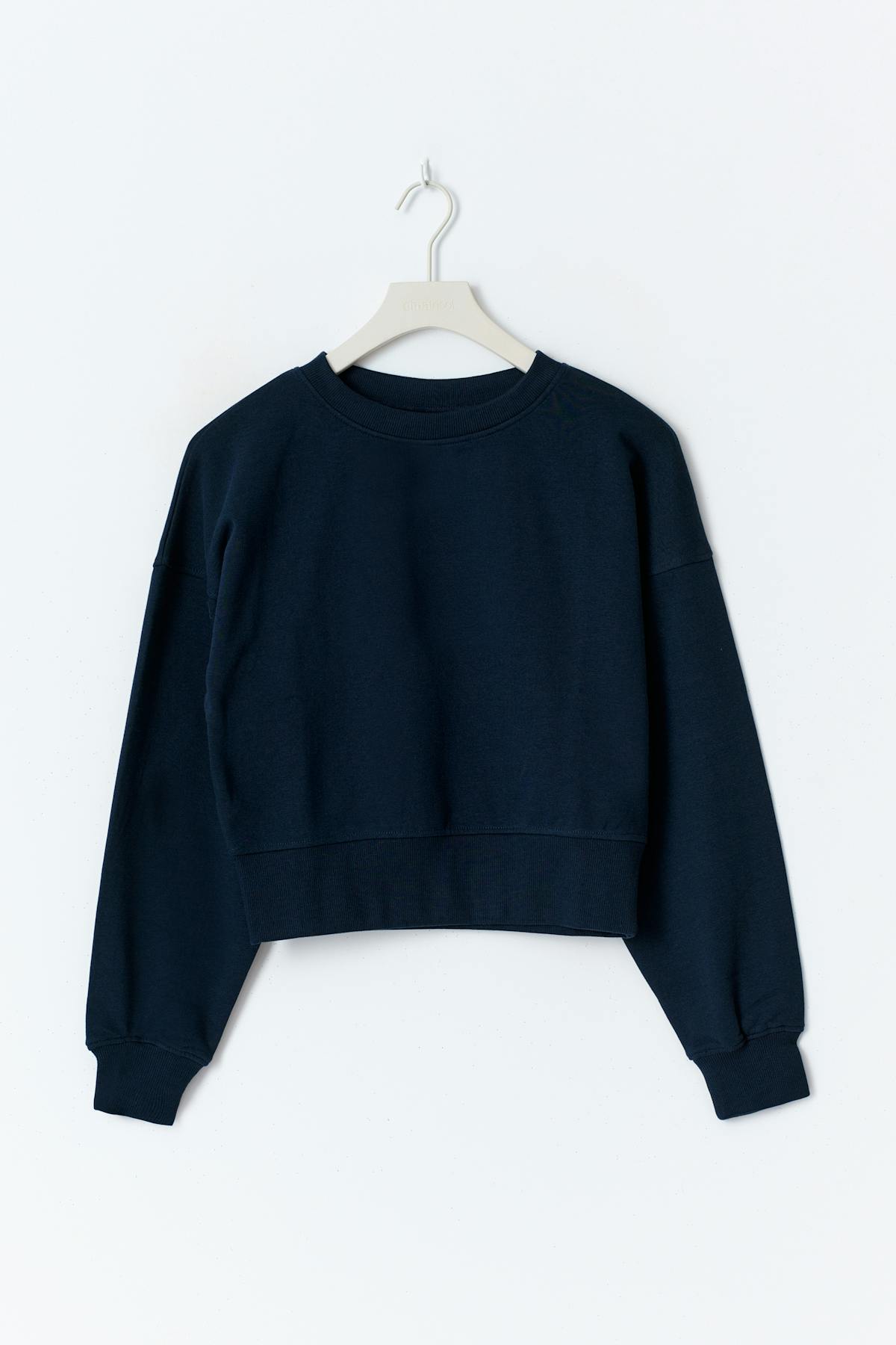 Y cropped sweater