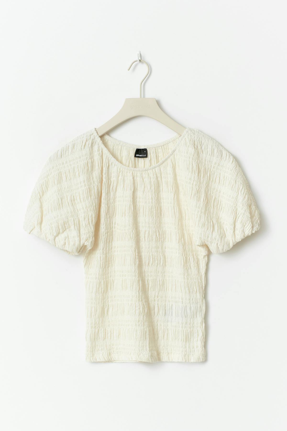Textured puff sleeve top