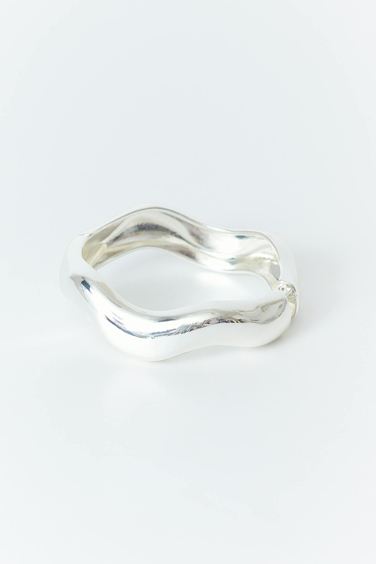 Wave bracelet