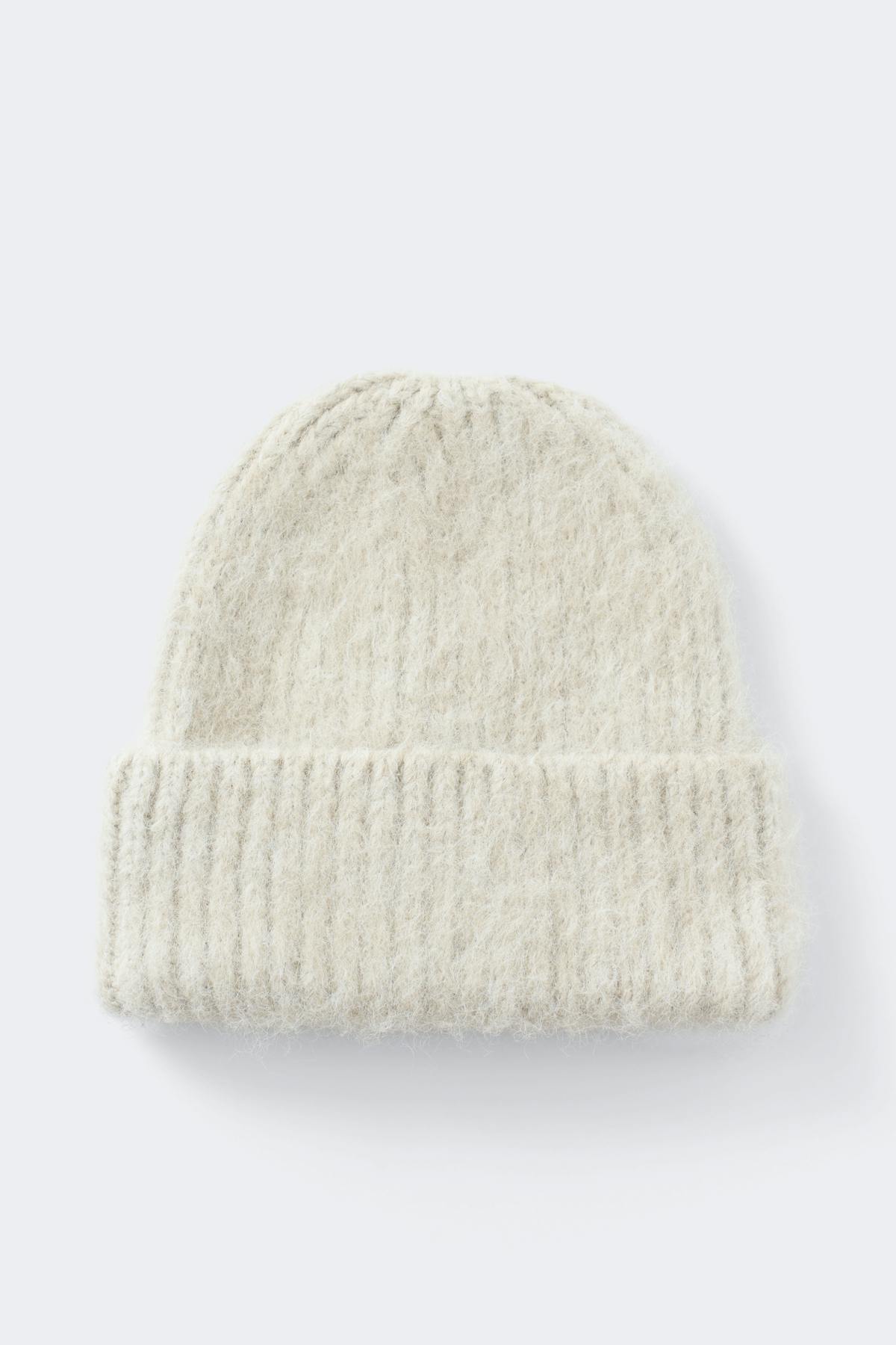Chunky hairy beanie