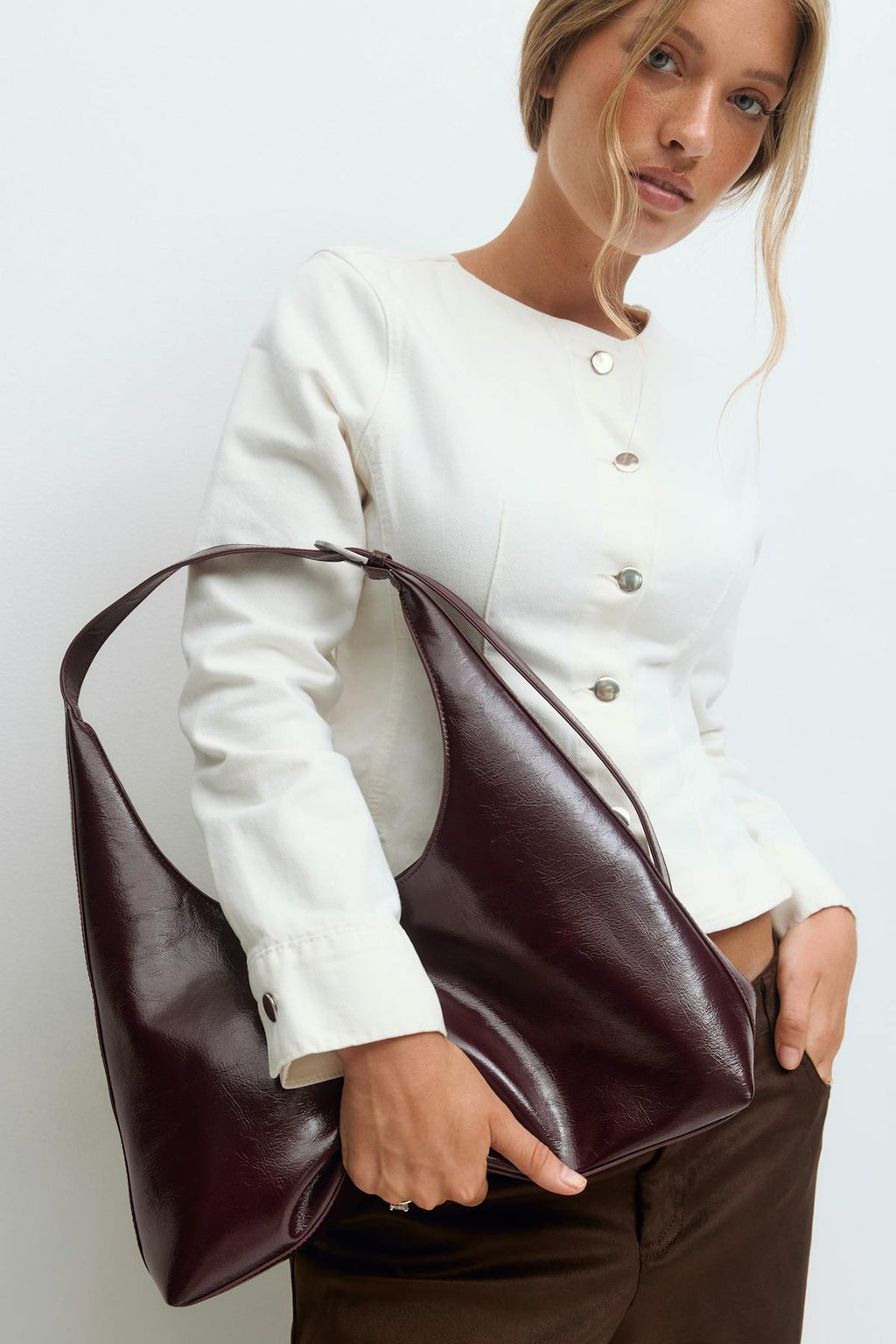 Wide shoulder bag