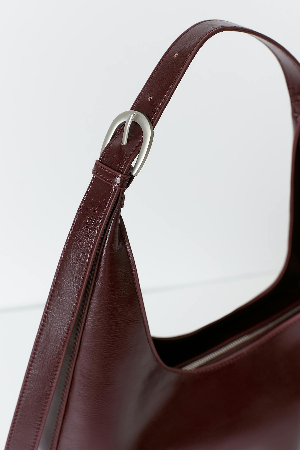 Wide shoulder bag