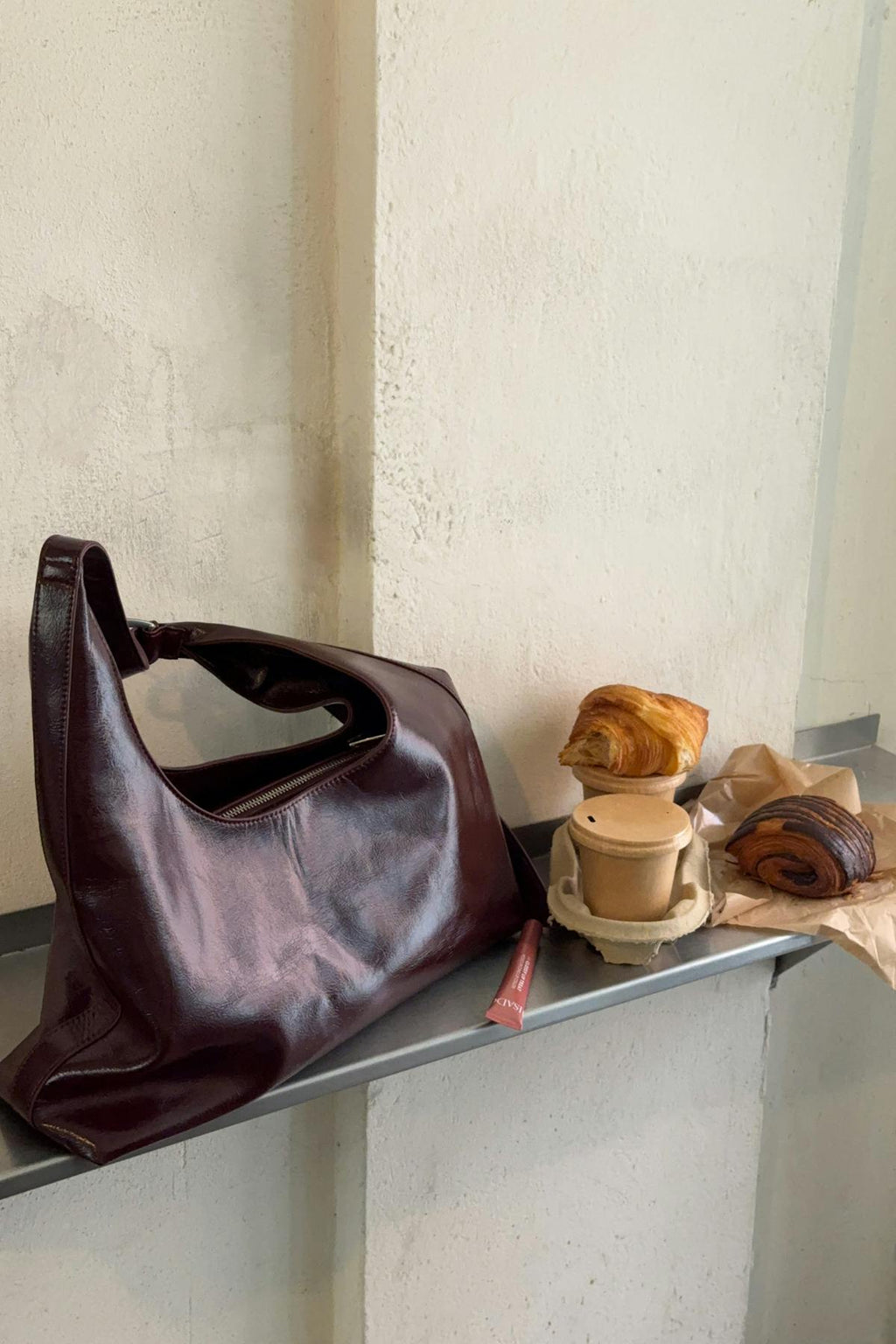 Wide shoulder bag
