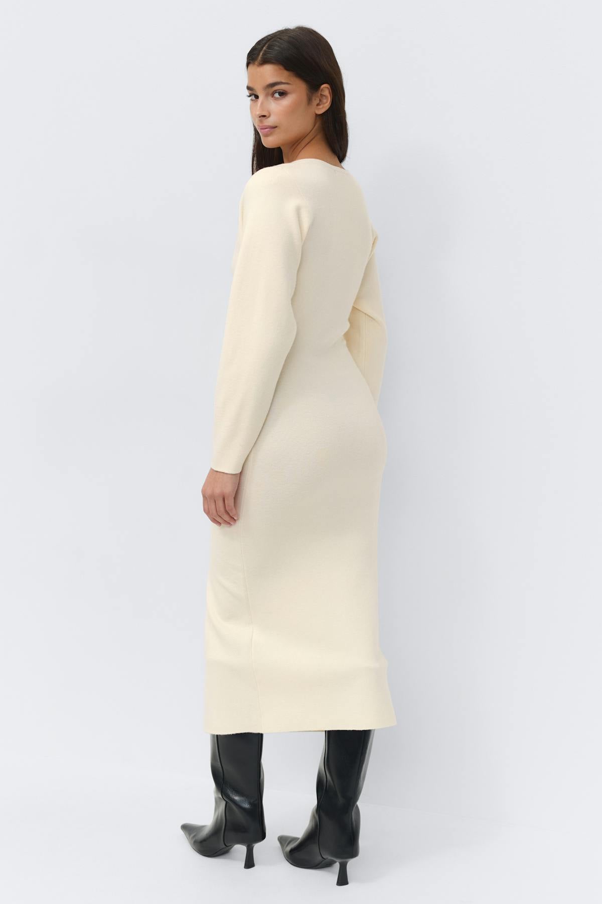 Shaped knitted dress