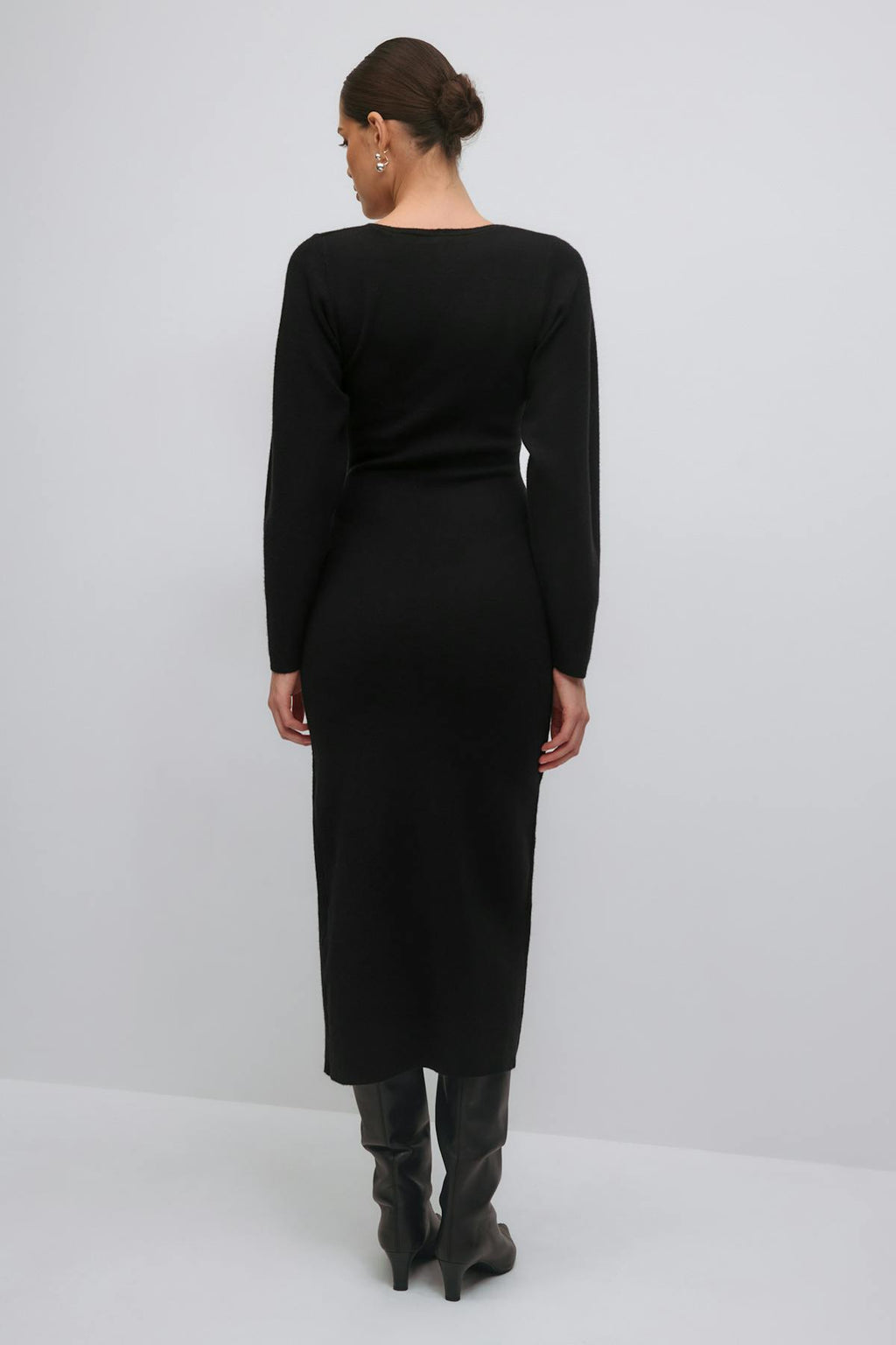 Shaped knitted dress