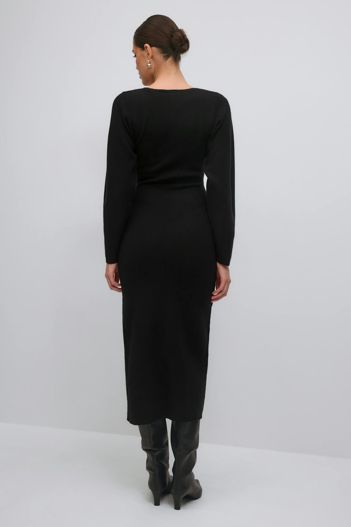 Shaped knitted dress