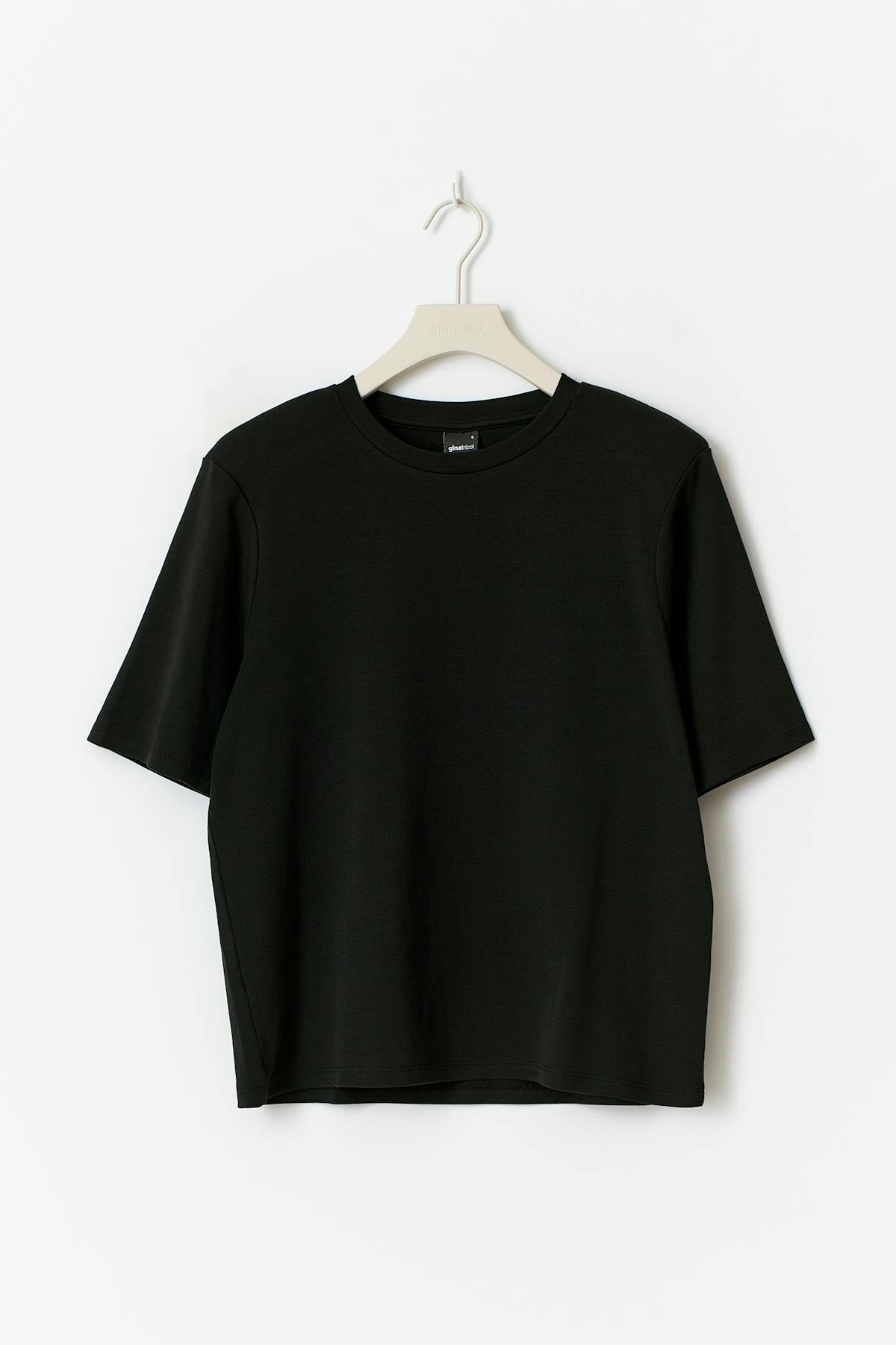 Shoulder pads tee