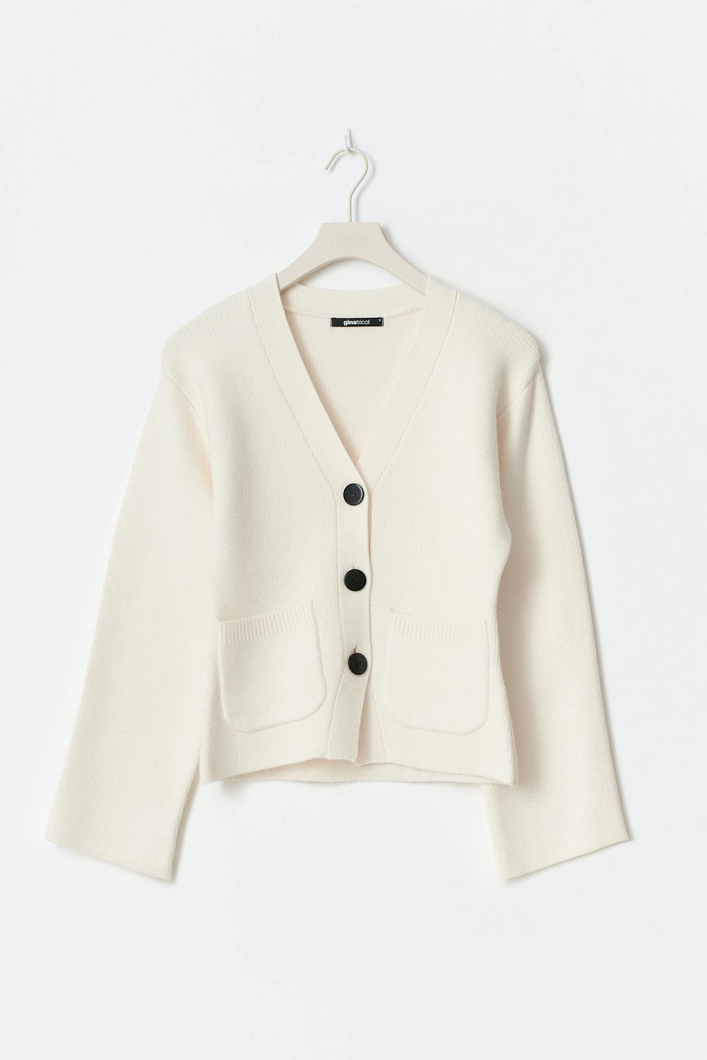 Shaped knitted cardigan