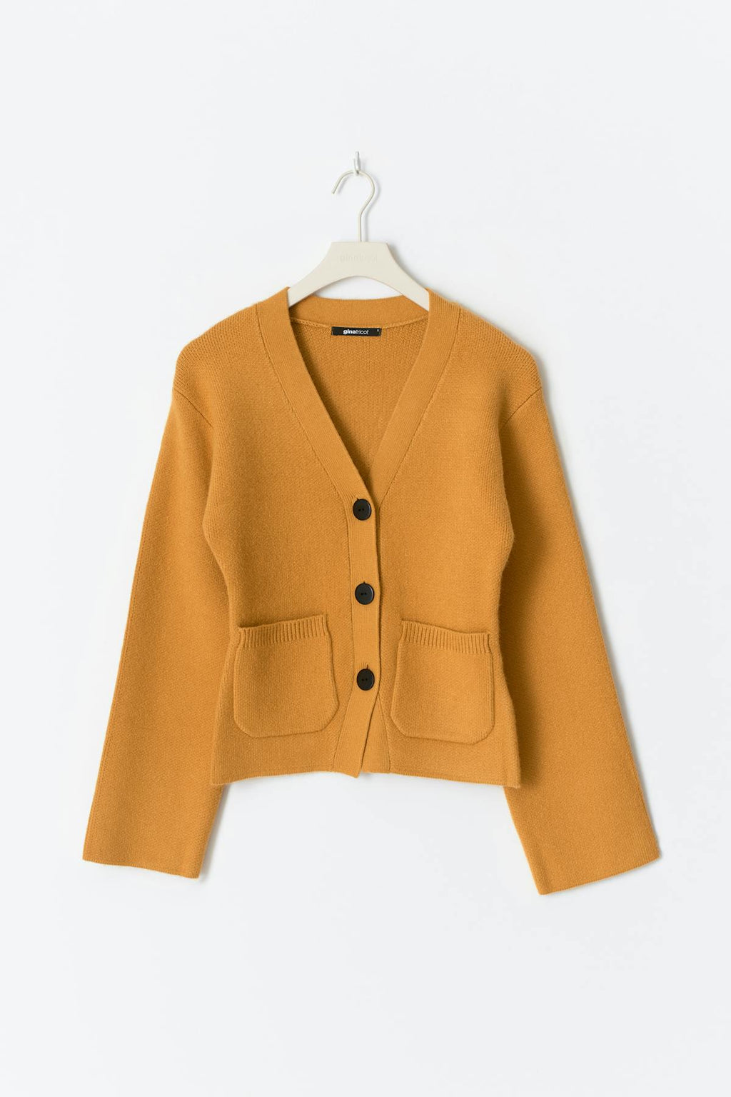 Shaped knitted cardigan