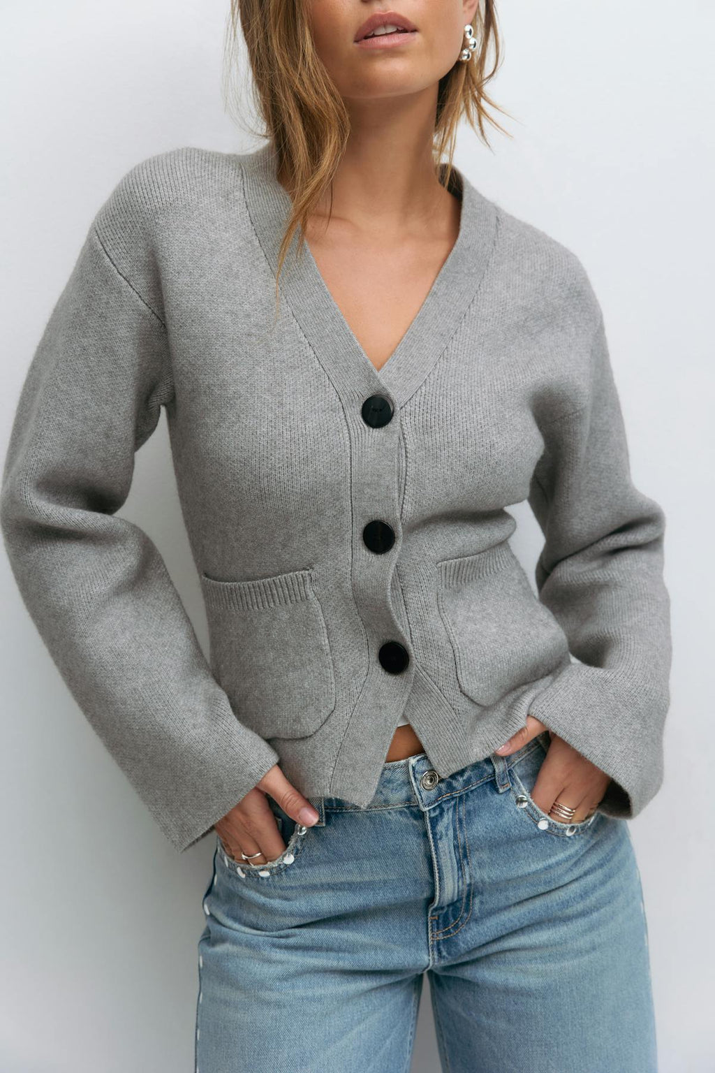 Shaped knitted cardigan