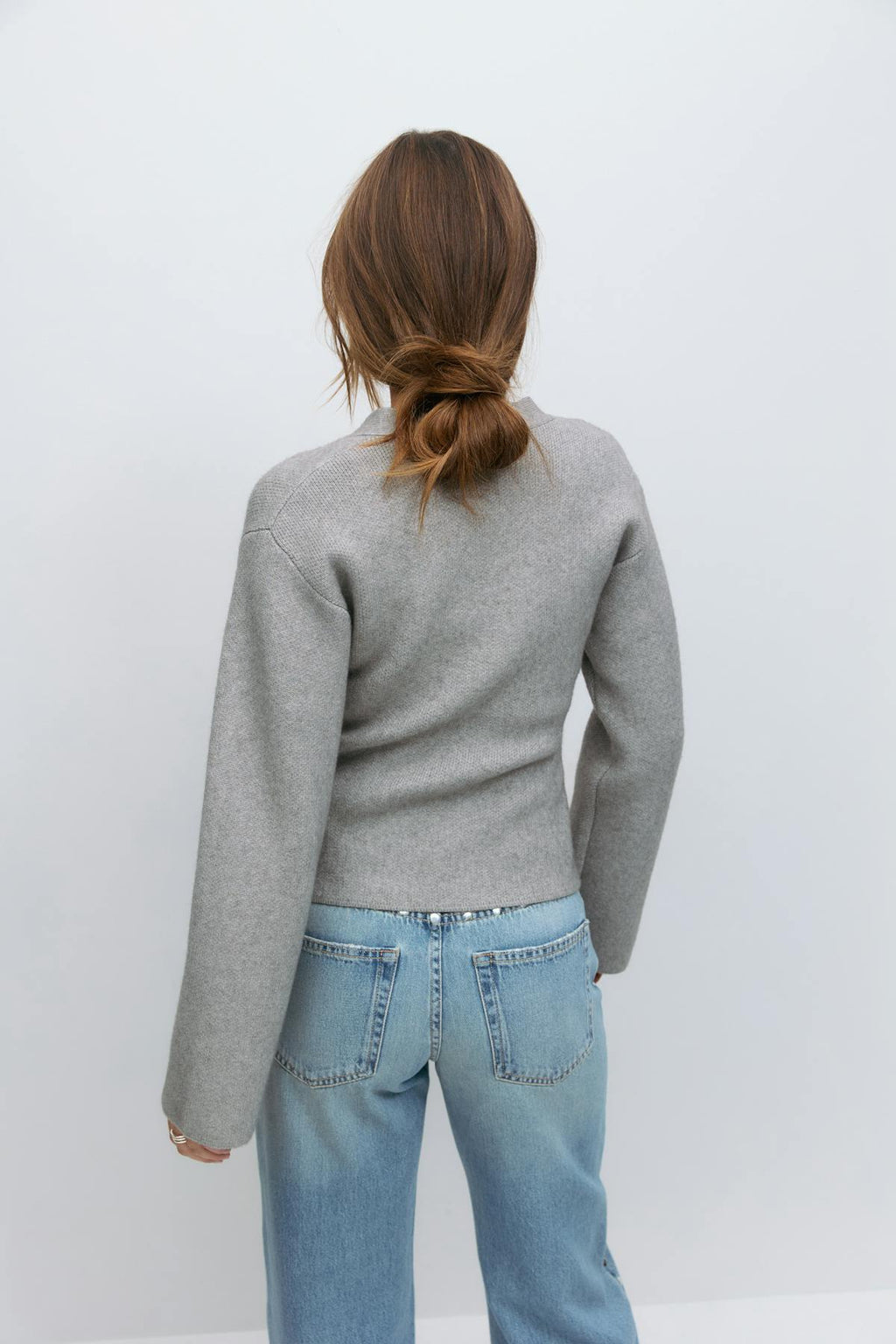 Shaped knitted cardigan