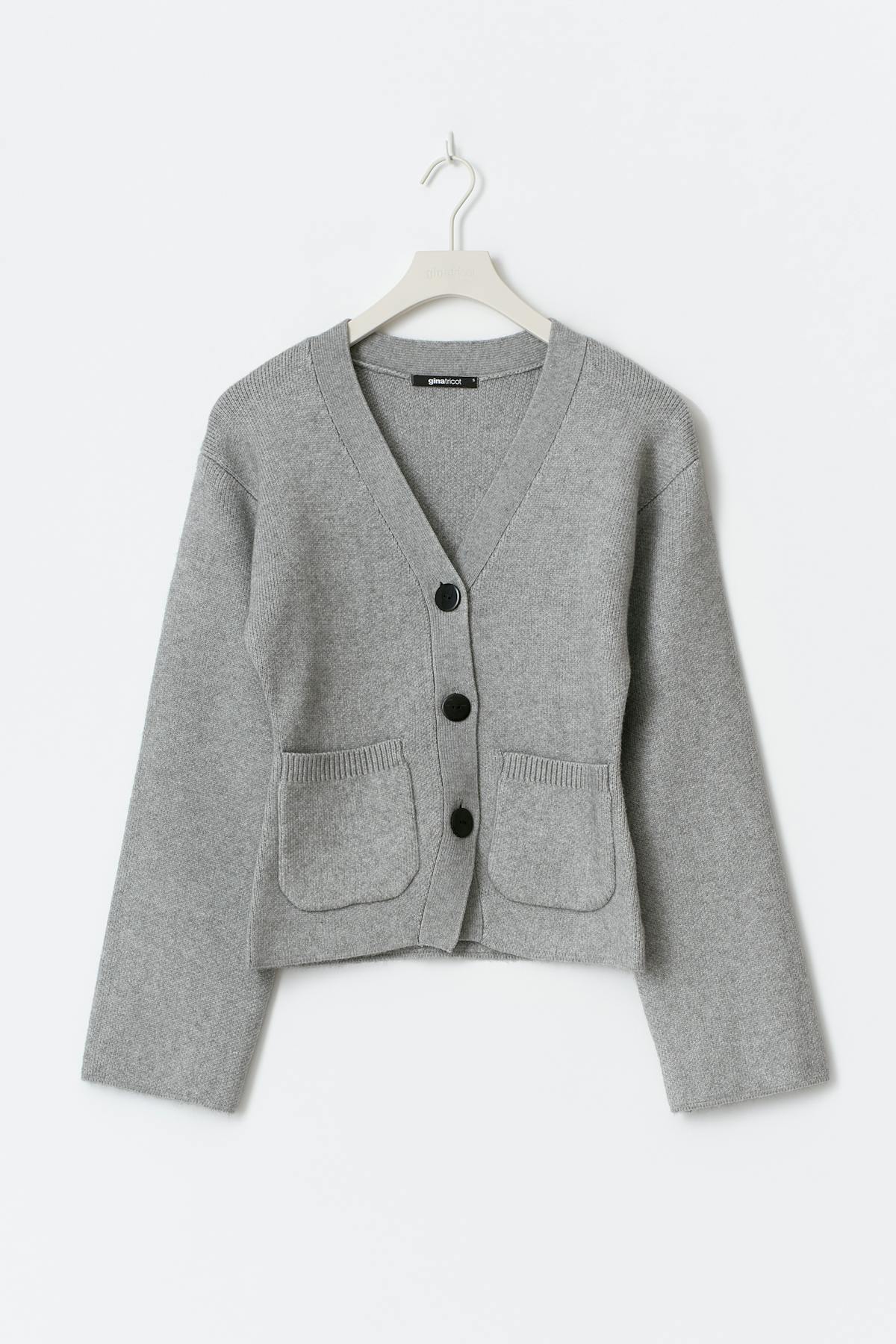 Shaped knitted cardigan