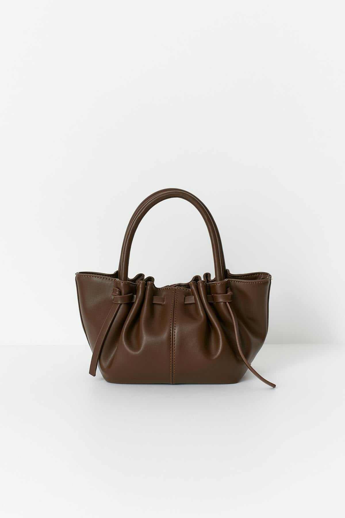 Strap detail crossbody bag