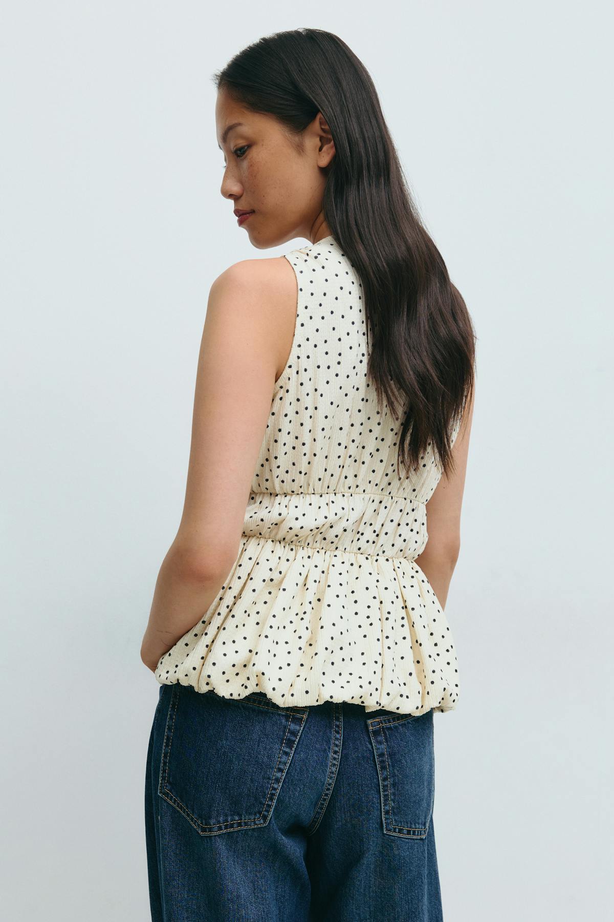 Balloon v-neck top