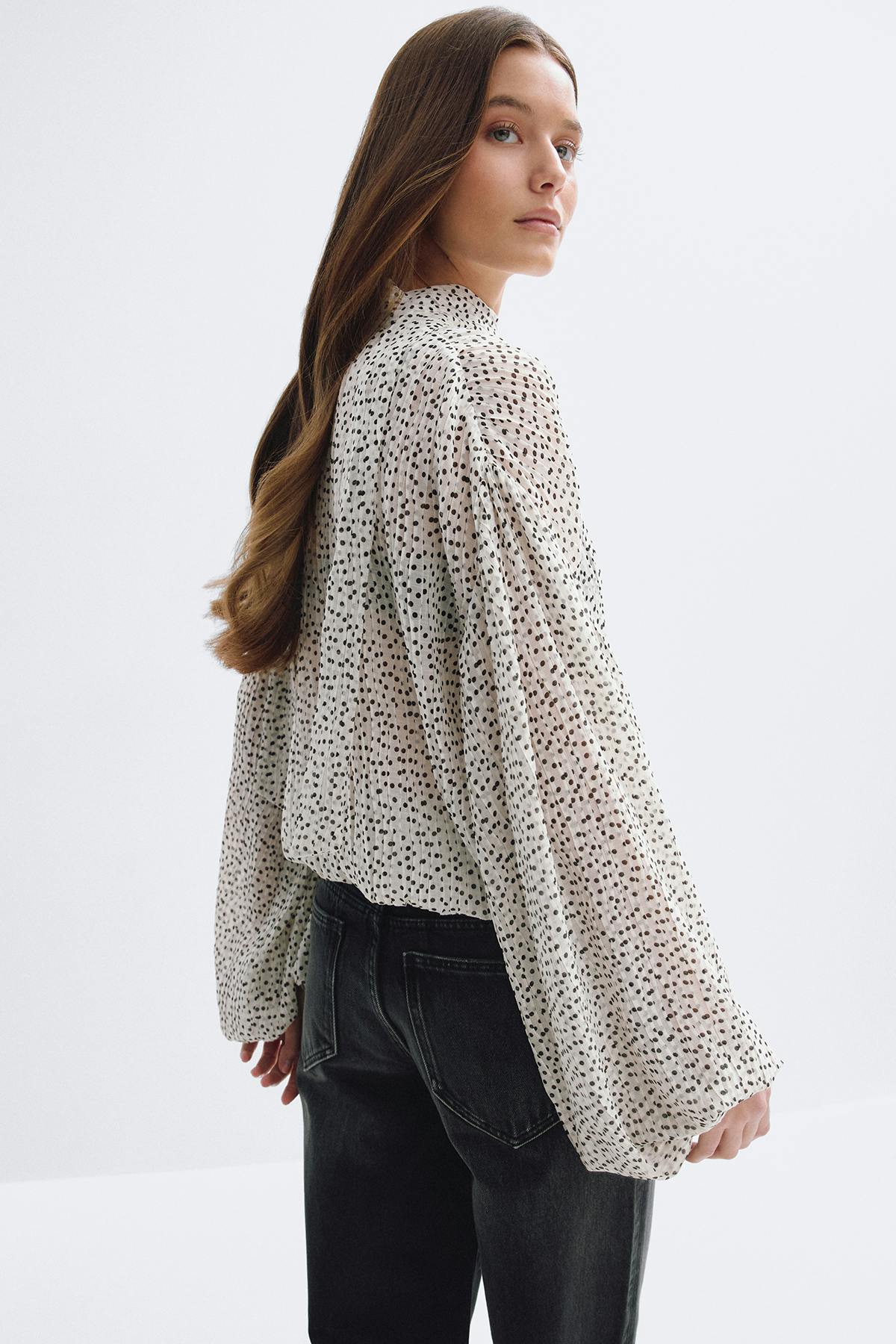 Scarf blouse