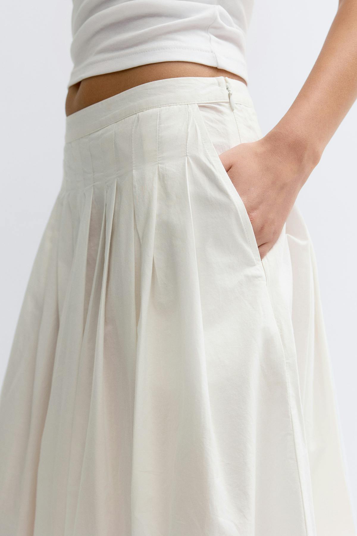 Pleated skirt