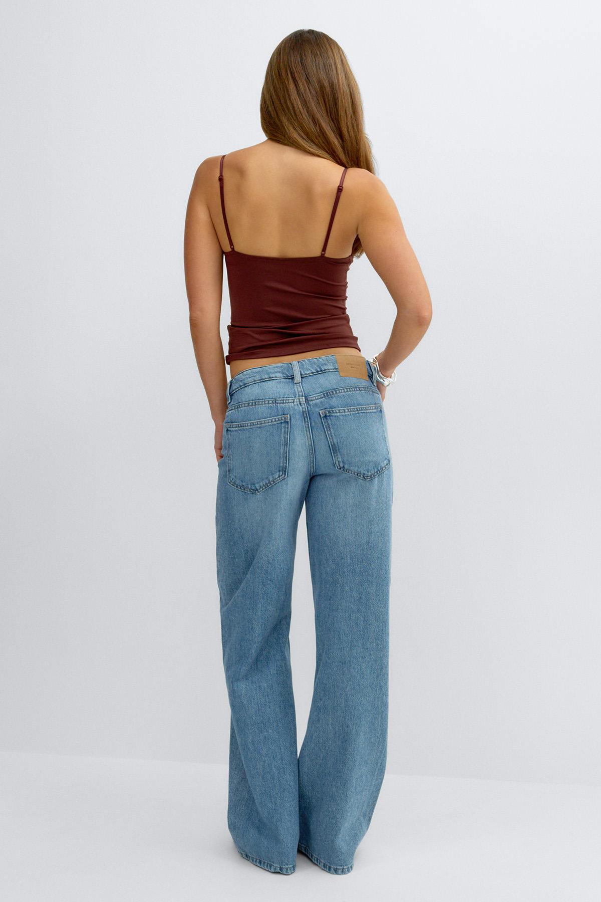 Low wide jeans