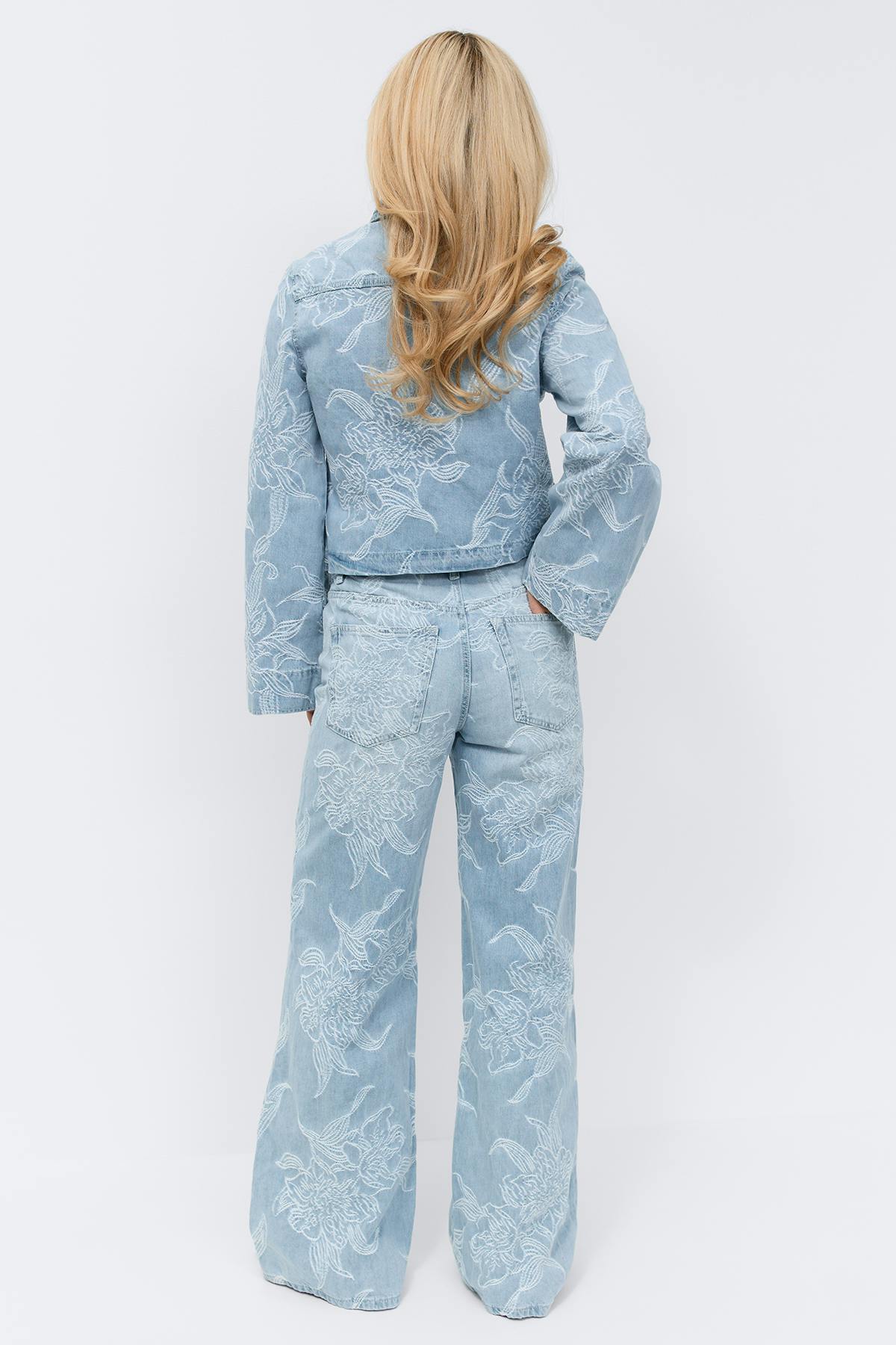 Embroidery jeans
