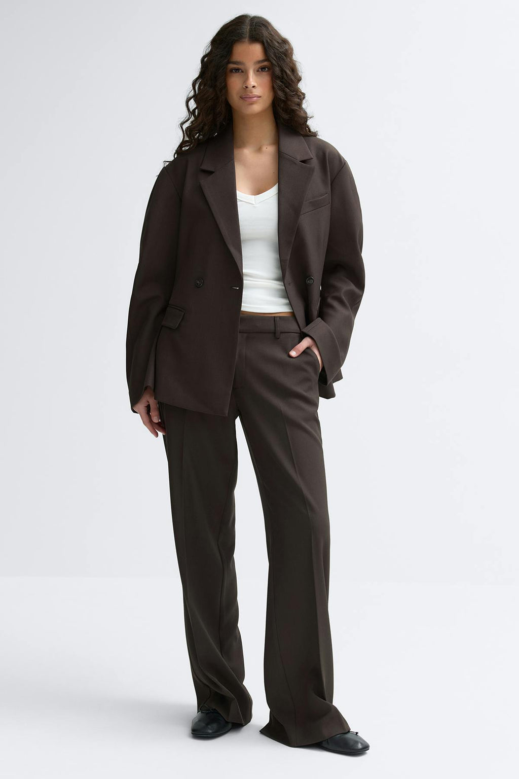 Low waist trousers