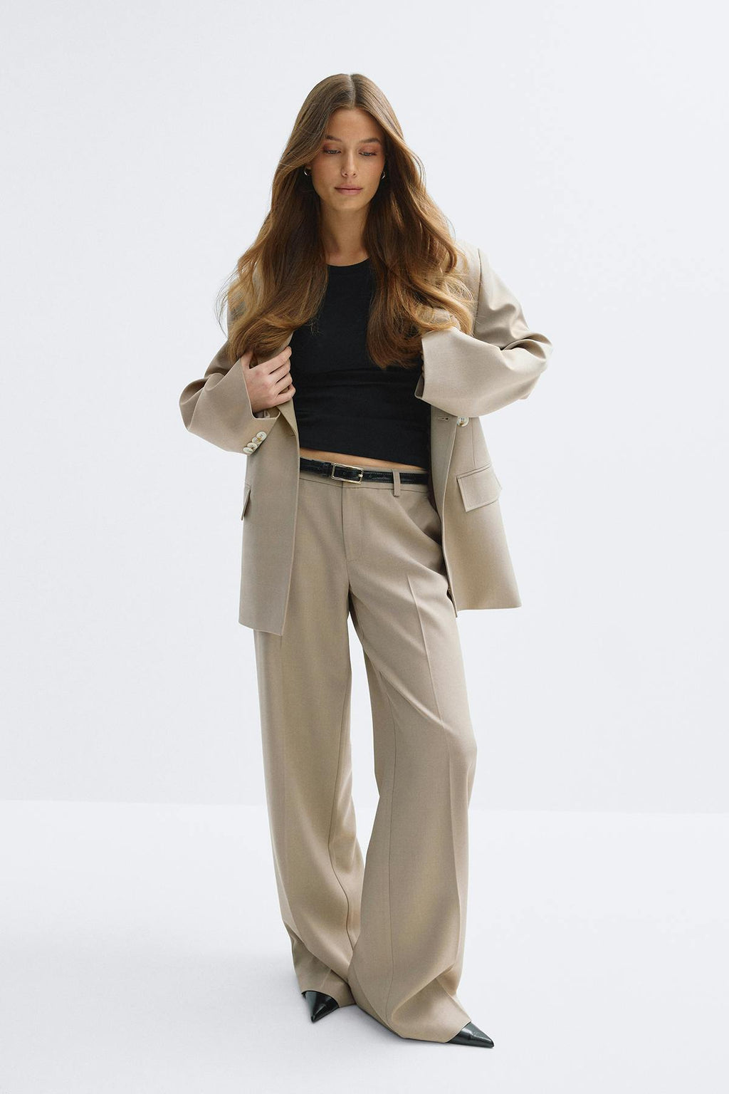 Low waist trousers
