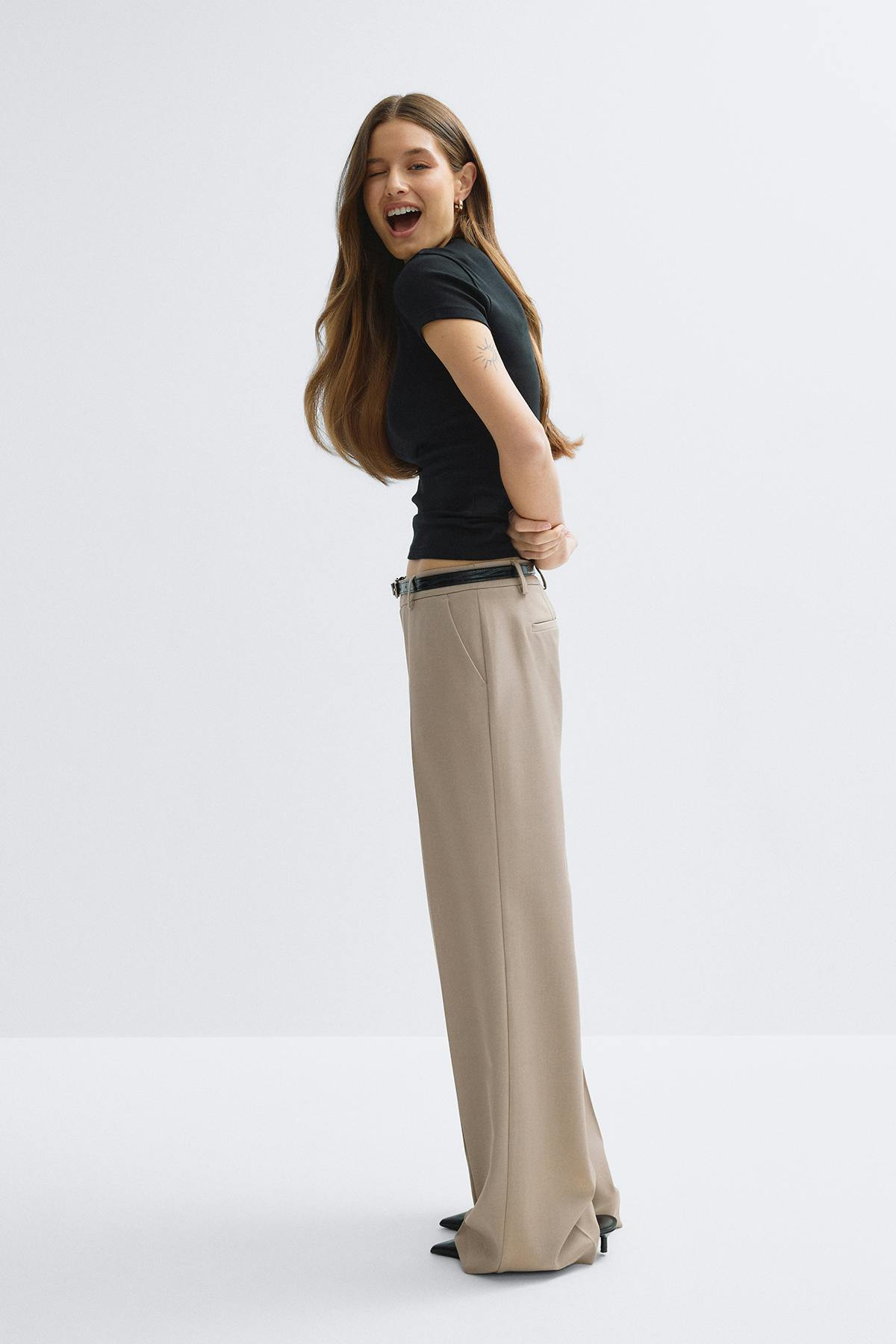 Low waist trousers