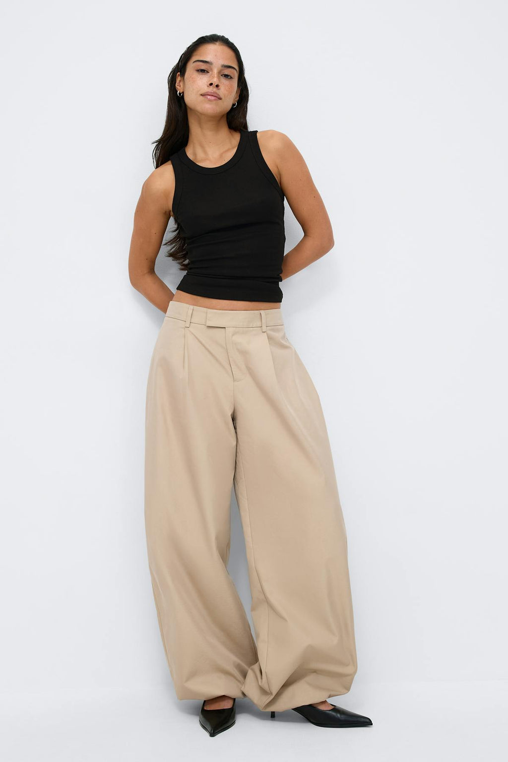 Tight fit rib tank