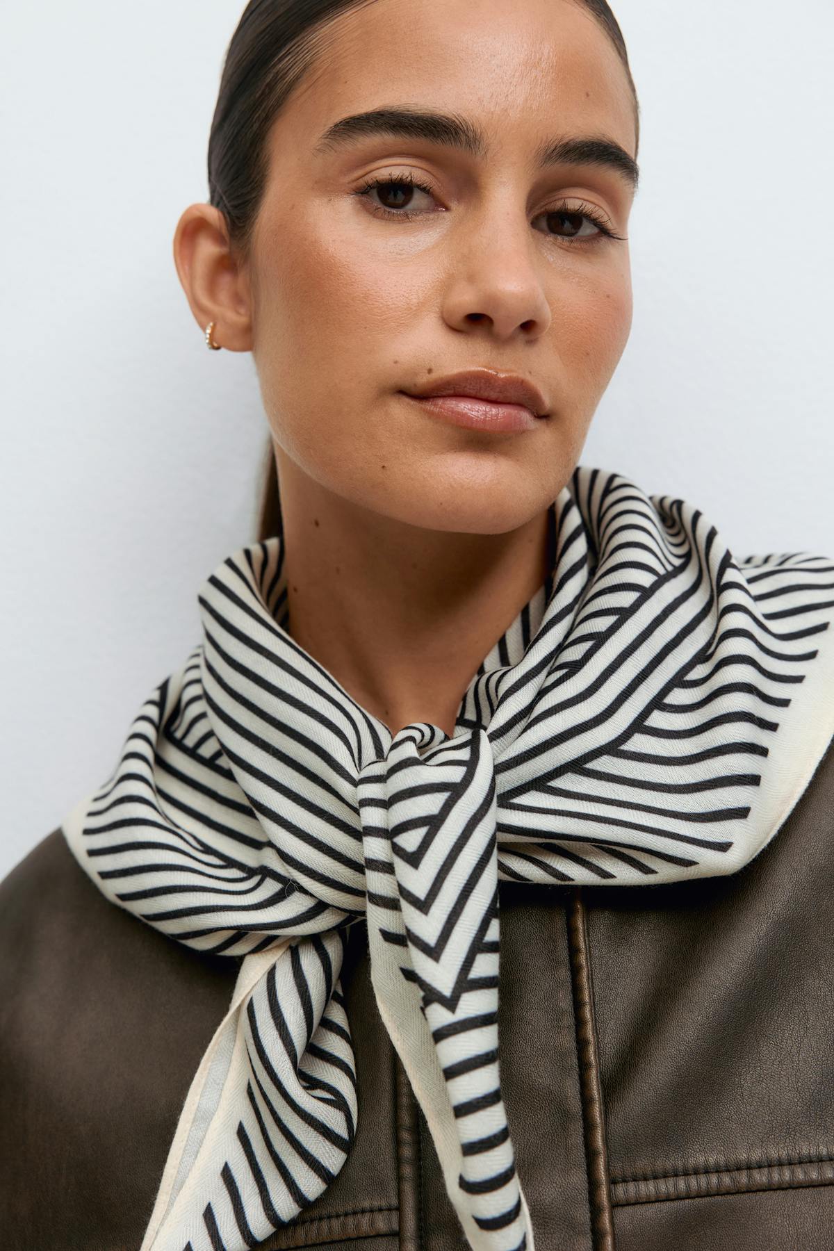 Stripe scarf