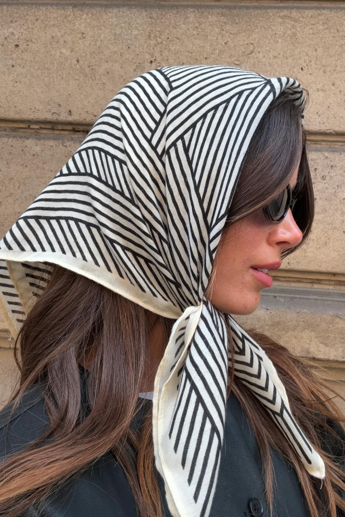 Stripe scarf